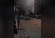 Videoframe dell'esplosione di una palazzina nel centro di Madrid.