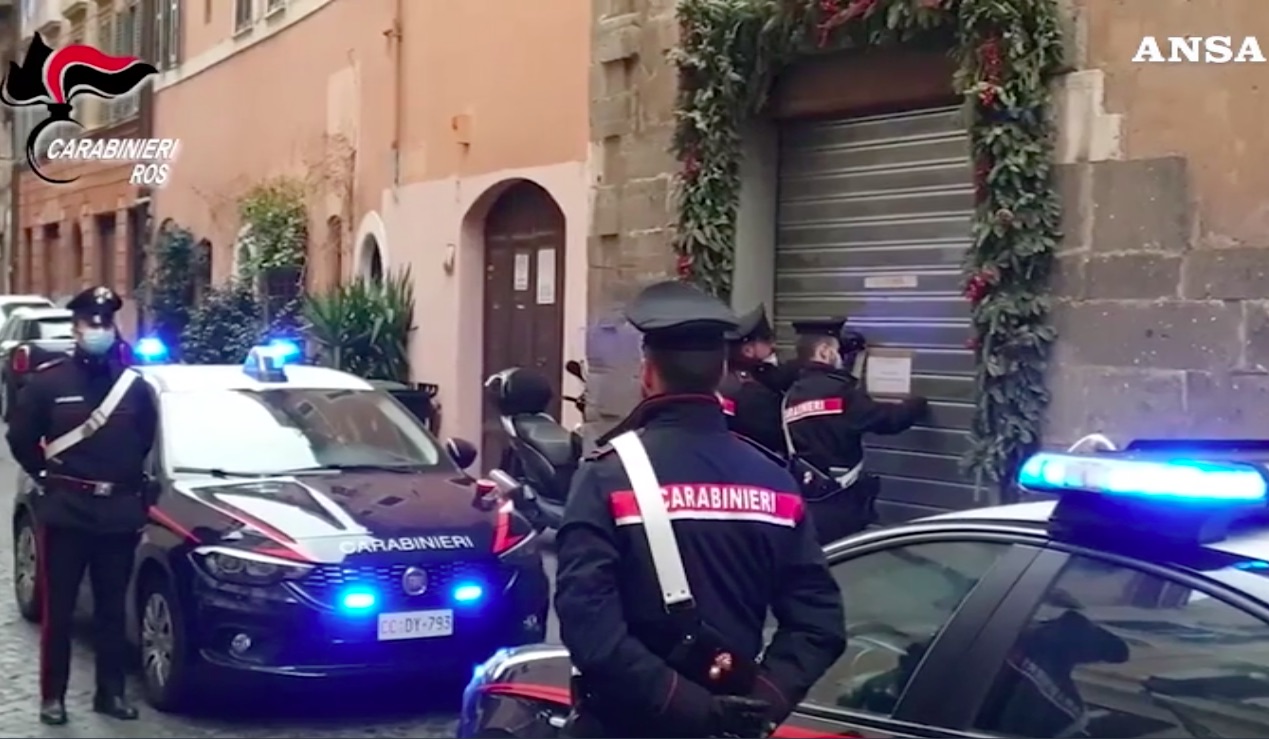 Blitz del Ros dei Carabinieri, chiusura di locali acquistati dalla Mafia a Testaccio e Trastevere, Roma.