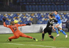 Lozano segna la rete del 2-0 contro la Spezia