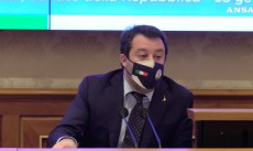 Il segretario della Lega, Matteo Salvini, durante la conferenza stampa.