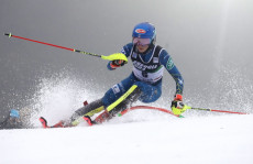 Mikaela Shiffrin degli USA in azione durante lo Slalom della Coppa del Mondo a Sljeme Mount vicino Zagreb. Croazia.