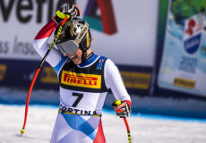 La svizzera Lara Gut-Behrami esulta per la vittoria nel superg.