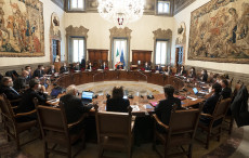 Il Presidente Draghi e i Ministri in occasione del primo Consiglio.