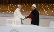 Nella foto d'archivio Papa Francesco e l'iman Ahmad Al-Tayyeb.
