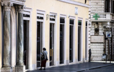 A Piazza di Spagna (Roma) negozi chiusi. durante la pandemia