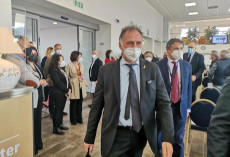 Il ministro del Turismo, Massimo Garavaglia, all'aeroporto internazionale Costa Smeralda di Olbia, dove sarà inaugurato il primo Health Testing Center all'interno di uno scalo aeroportuale