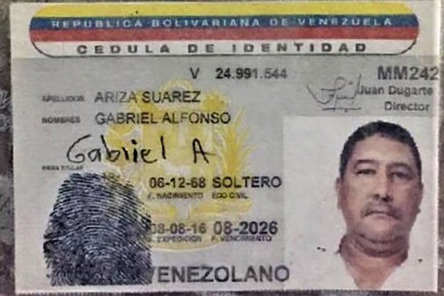 Carta d'identitá venezolana del comandante colombiano dell'ELN alias "Garganta" arrestato e por rilasciato dalle autoritá del Venezuela.