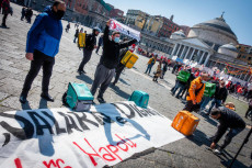 La manifestazione dei riders partenopei che aderiscono allo sciopero nazionale di categoria, Napoli