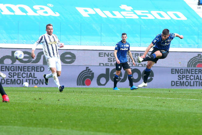 Il gol decisivo di Malinovsky che permette all'Atalanta di battere la Juve nel Gewiss Stadium a Bergamo