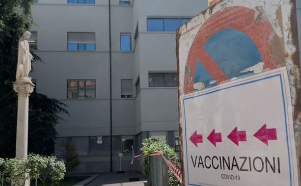 Area vaccini del Cottolengo a Torino.