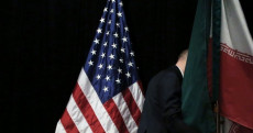 La bandiere degli Usa ed Iran al Summit di Vienna.