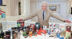 L'imprenditore Massimo Zanetti con alcuni dei prodotti della sua azienda Beverage Group.