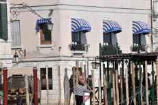 L'esterno dell'Harry's Bar a Venezia, in una foto d'archivio.