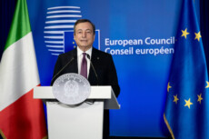 Il Presidente del Consiglio, Mario Draghi, durante la conferenza stampa al termine dei lavori del Consiglio europeo straordinario.