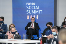 Il Presidente del Consiglio, Mario Draghi, interviene alla tavola rotonda sul tema “Employment and Jobs” nell'ambito del Porto Social Summit.