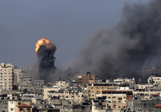 Un attacco aereo su Gaza.