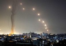 Razzi sul cielo di Israele lanciati da Gaza.