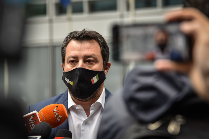 Conferenza stampa di MAtteo Salvini in piazza Città di Lombardia Regione Lombardia - Milano