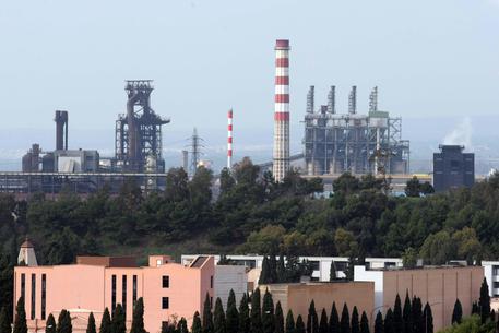 Gli impianti della fabbrica Ilva di Arcelor Mittal a Taranto, ANSA/DONATO FASANO