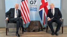 IL presidente Usa Joe Biden ed il premier britannico Boris Johnson posano per i fotografi durante la riunione sostenuta in Cornovaglia.