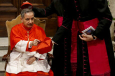 Il cardinale Giovanni Angelo Becciu, in una foto d'archivio.