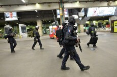 Nella foto d'archivio un gruppo della National Gendarmerie Intervention Group (GIGN) francese in azione..