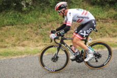Il campione d'Austria, Patrick Konrad,in piena fuga nella 16/a tappa del Tour de France.