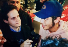 Valentino Rossi intervistato dal nostro Emilio Buttaro in una foto dei primi anni 2000