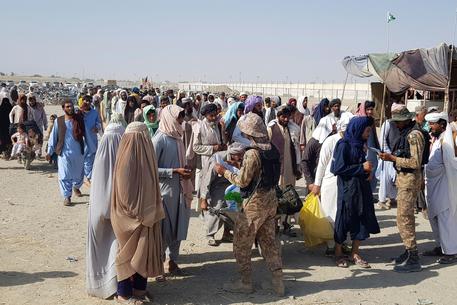 Civili in fuga dall'Afghanistan.