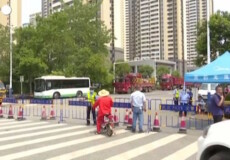 Wuhan: blocchi stradali per contenere la nuova diffusione del virus.