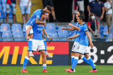 Fabian Ruiz festeggia il suo gol nella partita Genoa-Napoli
