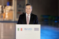 Il Presidente del Consiglio, Mario Draghi, in conferenza stampa con i Leader EU MED 9 al termine della sessione plenaria