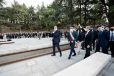 Il Presidente del Consiglio, Mario Draghi, alla cerimonia di inaugurazione del Parco della Memoria, realizzato per rendere omaggio alle vittime del sisma del 6 aprile 2009.