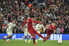 Mohamed Salah nell'azione del gol del Liverpool contro il Milan
