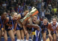 Italvolley donne festeggia il trono europeo.