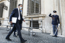 Il segretario della Lega, Matteo Salvini, si dirige a Palazzo Chigi.