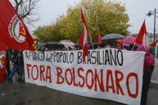 Manifestazione di protesta contro il presidente brasiliano Jair Bolsonaro ad Aguillara Veneta