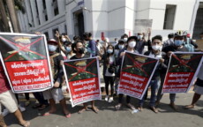 Proteste contro il colpo di Stato dei militari in Birmania.