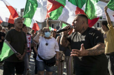 Il leader di "Forza Nuova", Giuliano Castellino, durante una protesta contro il Green Pass