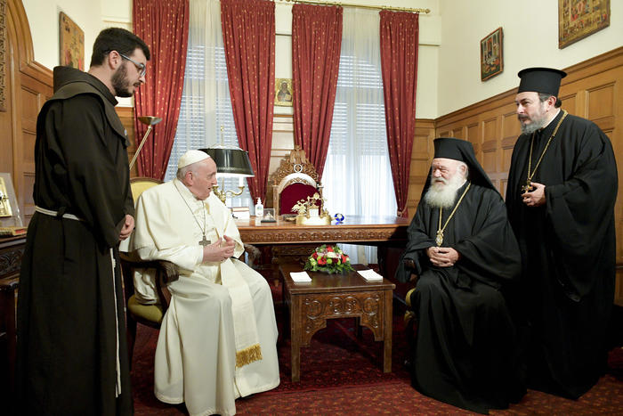 Papa Francesco con l'Arcivescovo di Atene