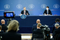 Consiglio Mario Draghi e il ministro della Salute Roberto Speranza in conferenza stampa