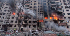 Ucraina: condominio 9 piani bombardato a Kiev,