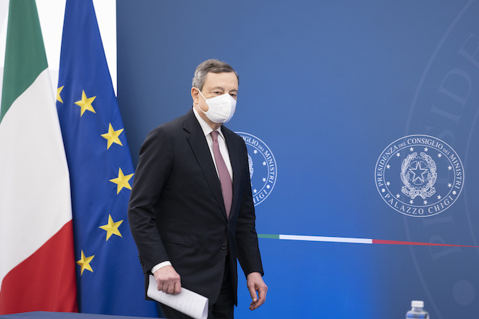 Il Presidente del Consiglio, Mario Draghi, ha tenuto una conferenza stampa insieme al Ministro dell’Economia, Daniele Franco, per illustrare i contenuti del Documento di economia e finanza, approvato dal Consiglio dei Ministri n. 71