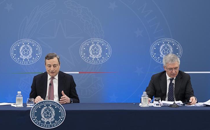 Il Presidente del Consiglio, Mario Draghi, ha tenuto una conferenza stampa insieme al Ministro dell’Economia, Daniele Franco, per illustrare i contenuti del Documento di economia e finanza, approvato dal Consiglio dei Ministri n. 71