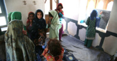 Bambine afghane in una scuola di Now Zad in Afghanistan.