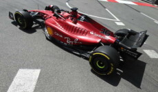Charles Leclerc a bordo della sua Ferrari a Montecarlo