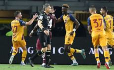 Tammy Abraham festeggia il suo gol che porta la Roma sullo 0-2 contro il Torino.