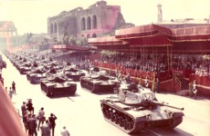 Carri armati durante la sfilata del 2 giugno in via dei Fori Imperiali, Roma.
