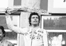 Giacomo Agostini in una foto d'archivio.