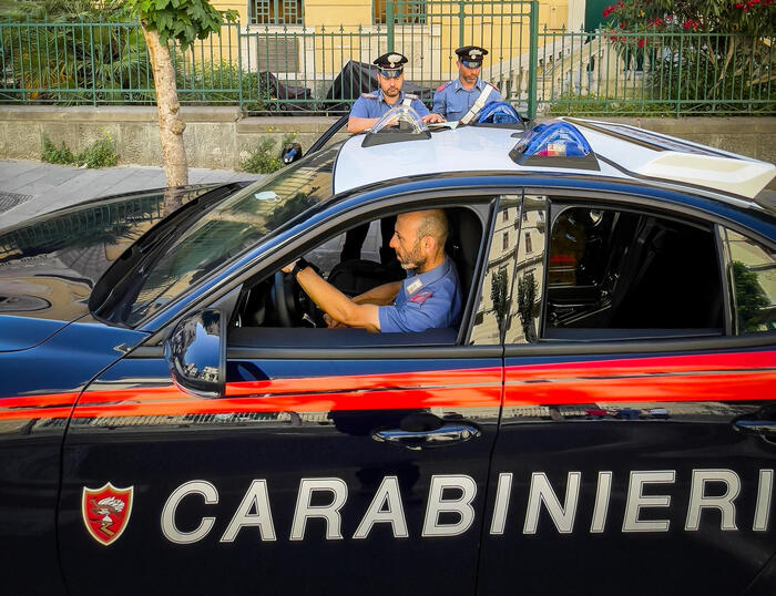 Carabinieri sul luogo del delitto.